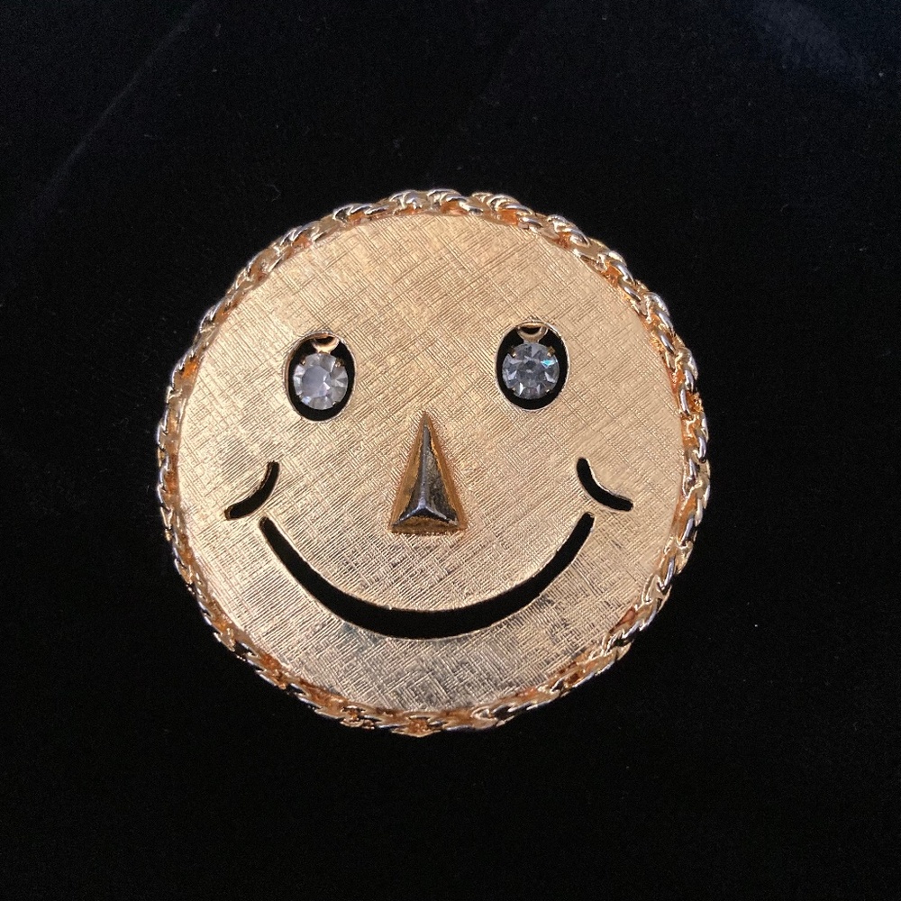 Happy Face pin or necklace gold rhinestones wiggle eyes